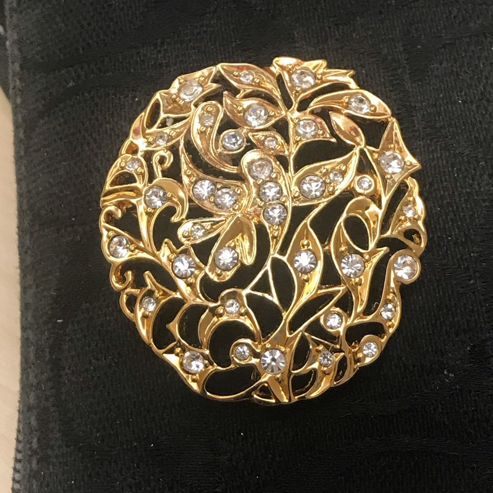 Risis Brooch
